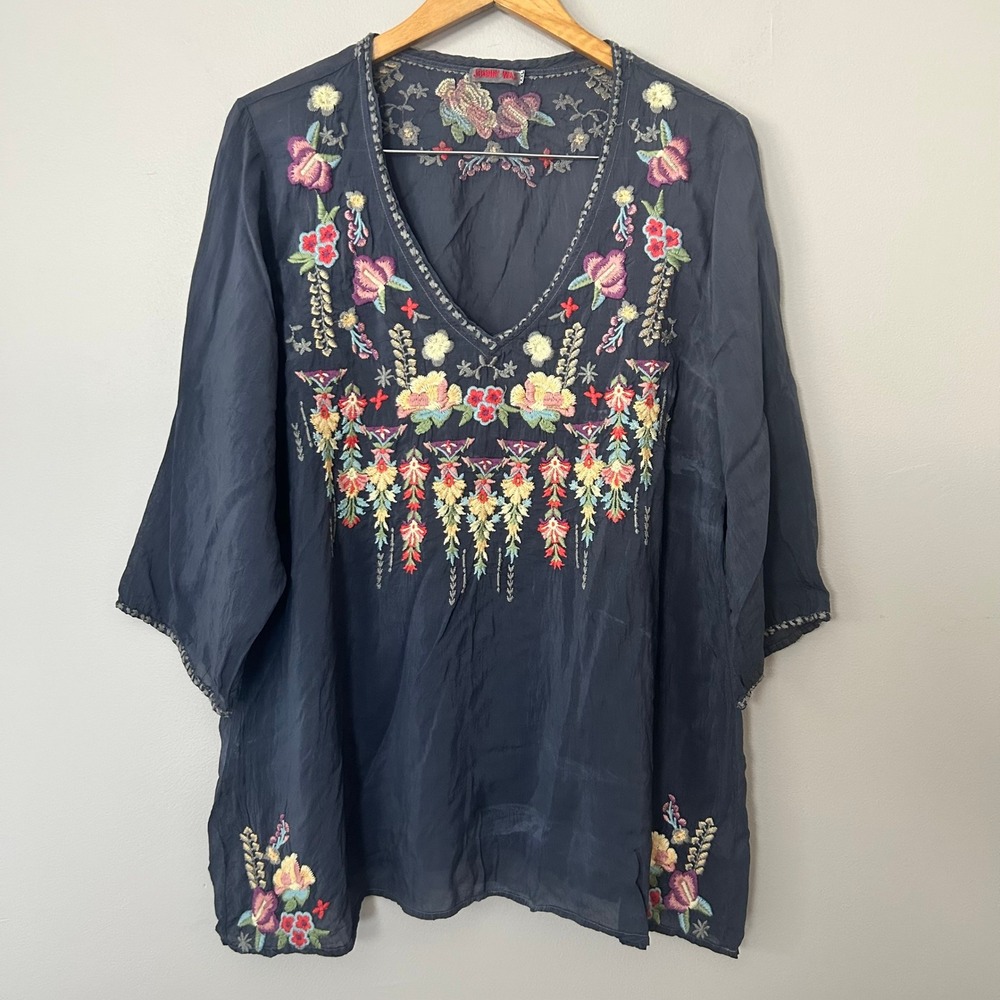 Johnny Was Tunic Women XXL Navy Blue Floral Embroidered V Neck 3/4 Sleeve Top